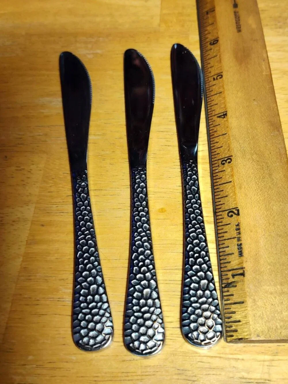 Honey bee cheese/butter knives Set of 3 SHIPS FREE